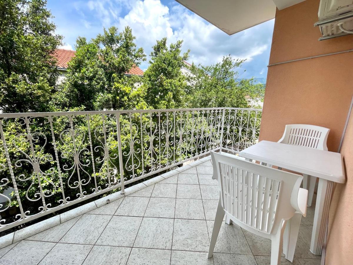 Villa Julie ยาดราโนโว ภายนอก รูปภาพ