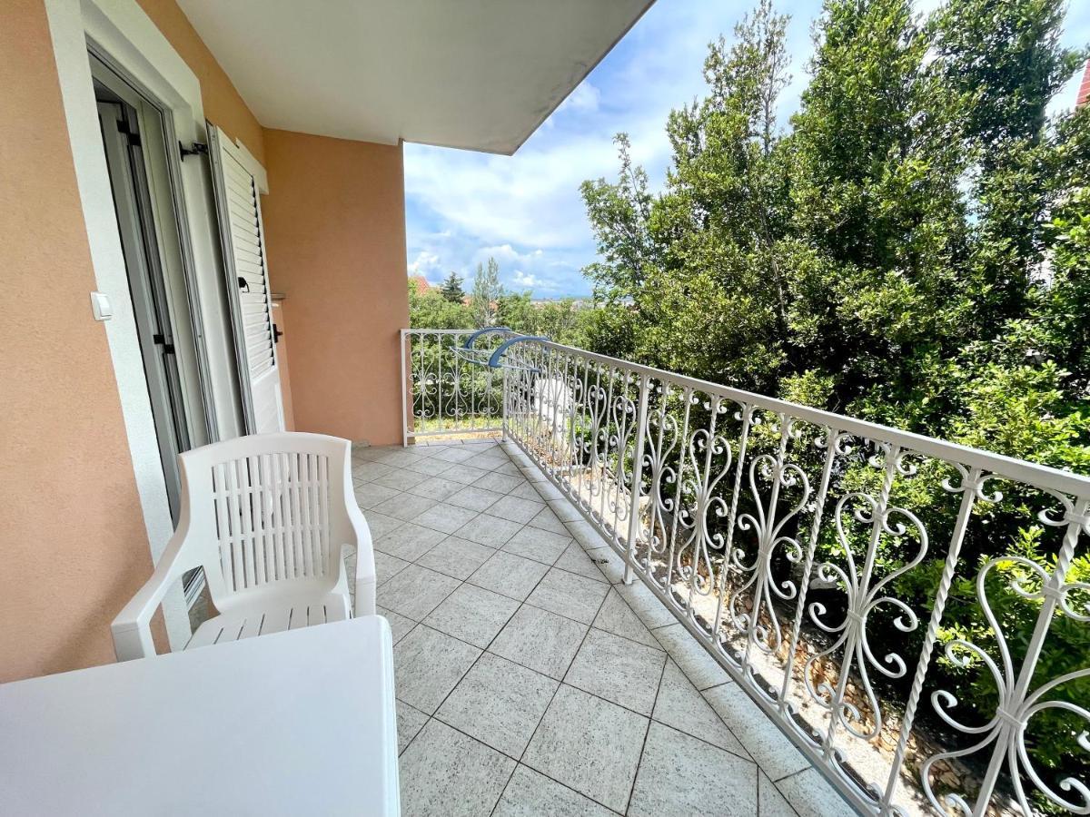 Villa Julie ยาดราโนโว ภายนอก รูปภาพ