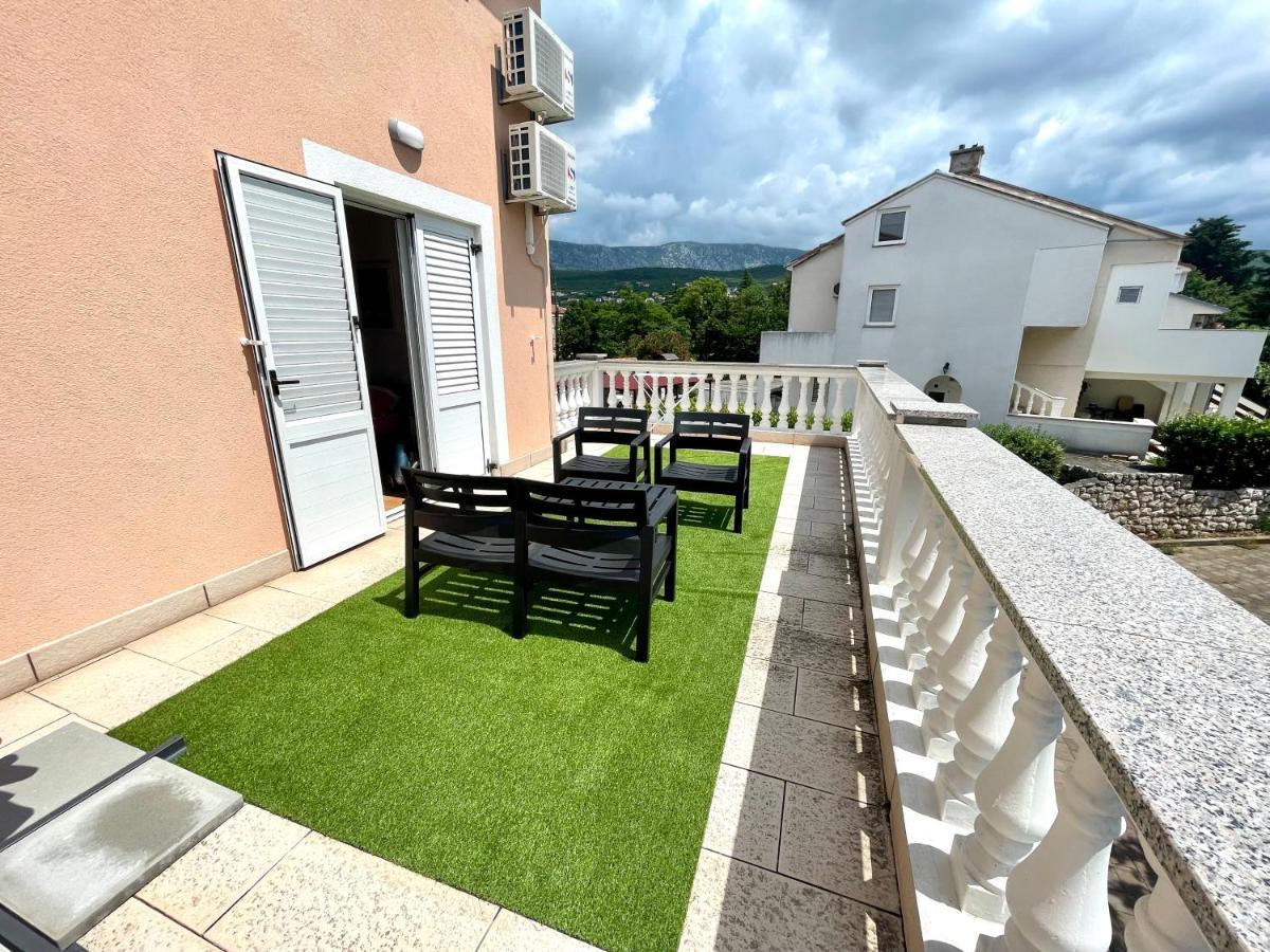 Villa Julie ยาดราโนโว ภายนอก รูปภาพ